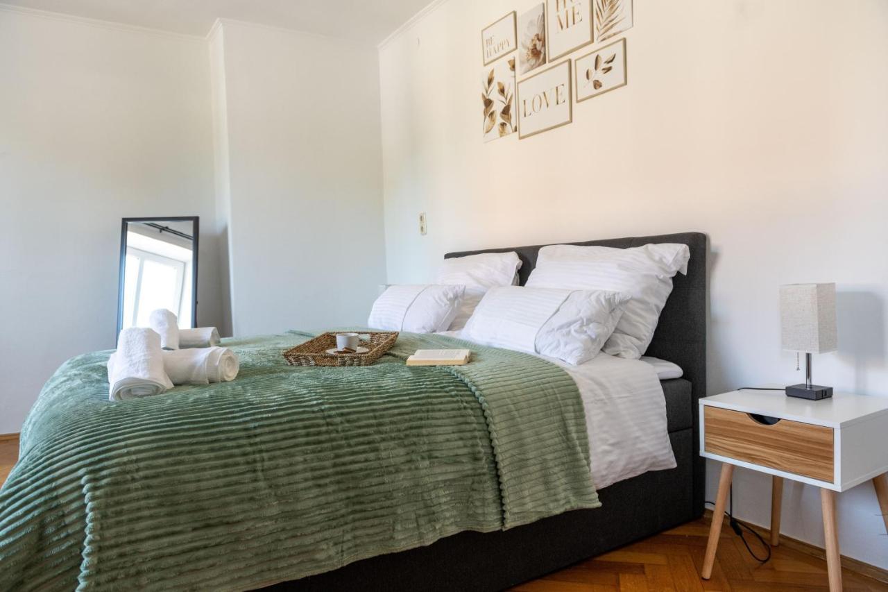 Bessa Homes 6 Personen 2 Schlafzimmer, 3 King Size, Betten, Balkon, Kueche Haag in Oberbayern Экстерьер фото