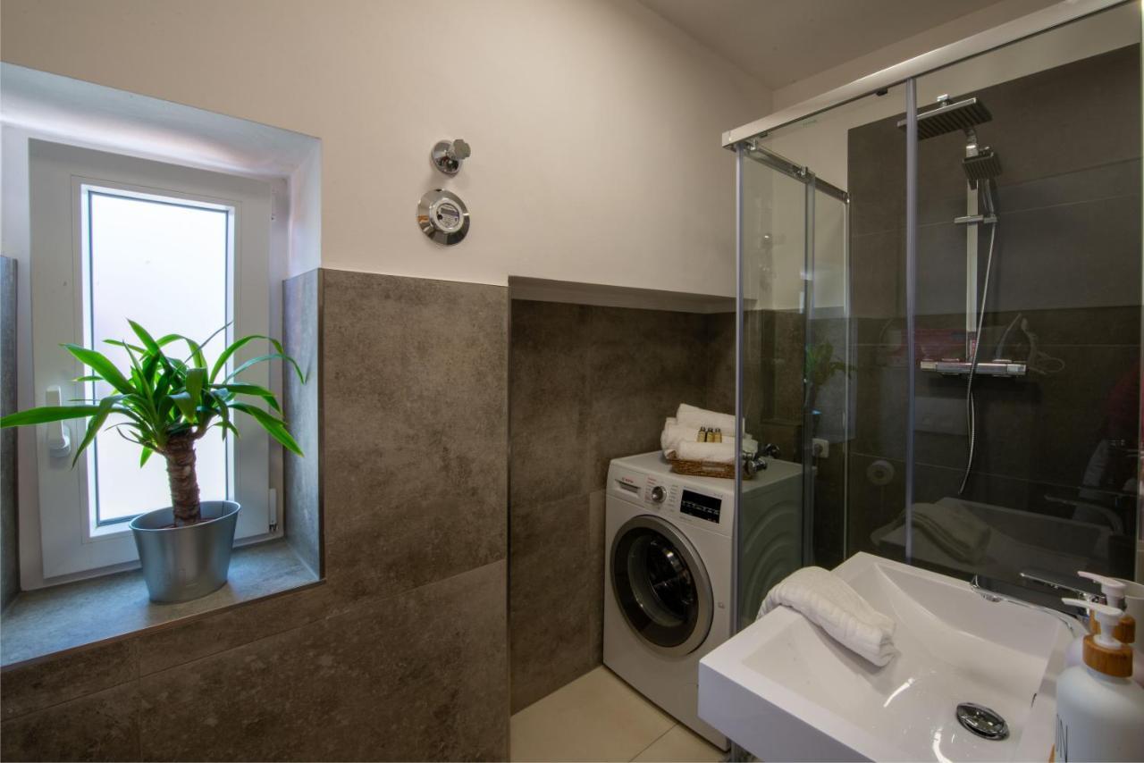 Bessa Homes 6 Personen 2 Schlafzimmer, 3 King Size, Betten, Balkon, Kueche Haag in Oberbayern Экстерьер фото